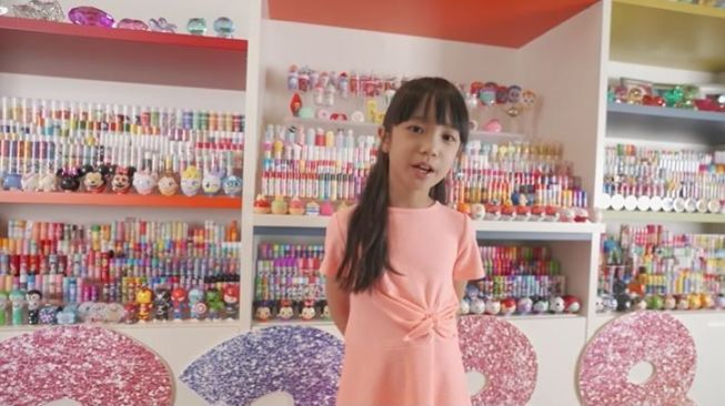 Anak 6 Tahun Punya Koleksi Lip Balm Lebih dari 3 Ribu, Pecahkan Rekor Dunia (youtube.com/GWRomg)