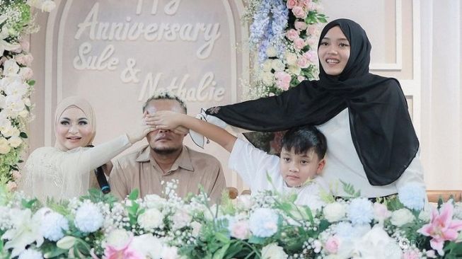 Momen Sule Rayakan Anniversary (Instagram/@ferdinan_sule)