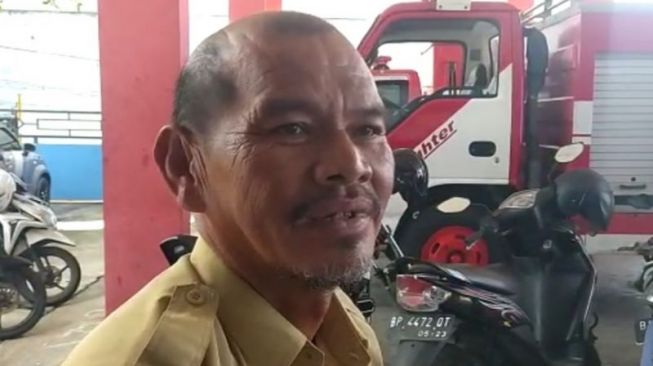 Cincin Batu Akik Tersangkut di Jari, Pria di Tanjungpinang Minta Tolong Damkar