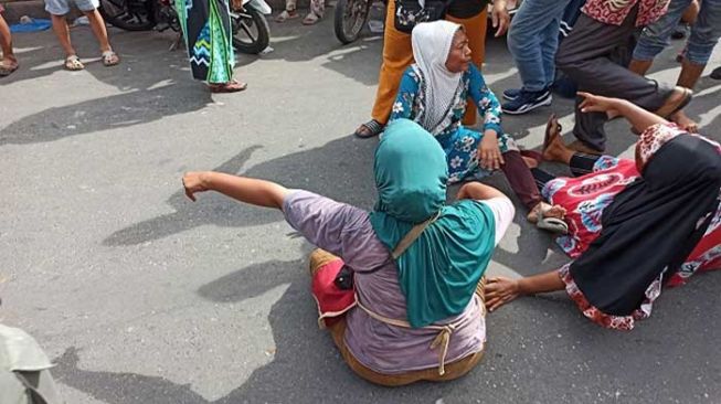 Relokasi Lapak di Pasar Agus Salim Pekanbaru Diwarnai Aksi Saling Dorong