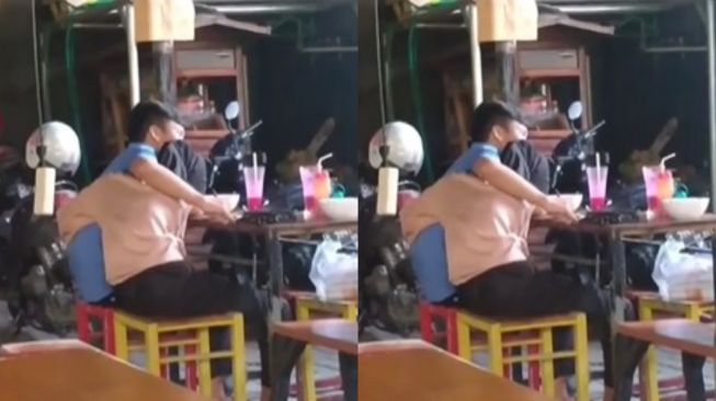 Pengunjung Kafe Ini Umbar Kemesraan, Netizen: Nemplok Koyok Perangko