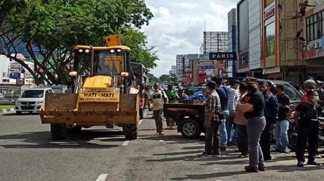 Pembongkaran Lapak di Pasar Agus Salim Pekanbaru Sempat Ricuh