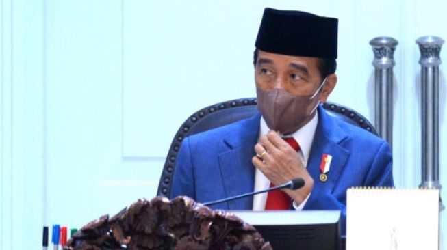 Antisipasi Lonjakan Covid-19 Saat Libur Nataru, Jokowi Minta Menkes Persiapkan Faskes