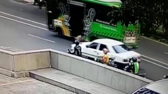 Saling Lapor Pengemudi Mobil Vs Satpam Ditabrak di Medan, Polisi Periksa 11 Saksi