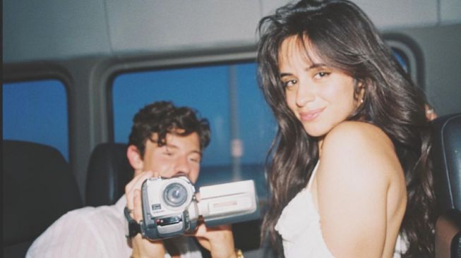 4 Artis Hollywood Putus Tetap Berteman, Terbaru Shawn Mendes dan Camila Cabello