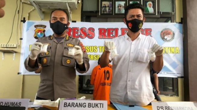 Polda Sulbar Tangkap 1 Kilo Gram Sabu Kiriman dari Pinrang