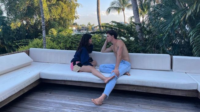 Potret mesra Shawn Mendes dan Camila Cabello. [Instagram/shawnmendes]