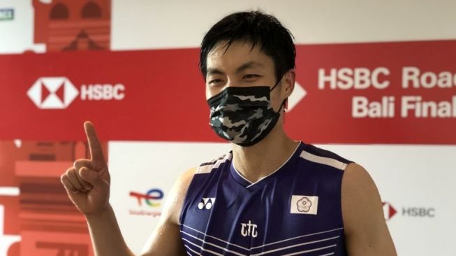 Chou Tien Chen lolos ke babak empat besar tunggal putra Indonesia Masters 2021 setelah mengalahkan Ng Ka Long Angus dari Hong Kong di Bali International Convention Center, Jumat. (Antaranews/Roy Rosa Bachtiar)