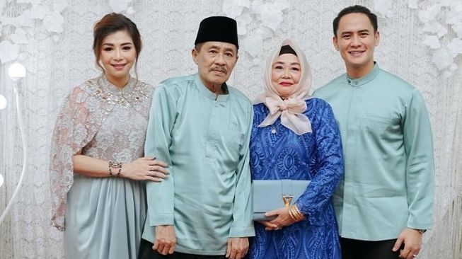 Potret Akrab Choky Sitohang Dan Mertua (Instagram/@mrssitohang)