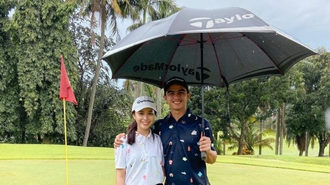 Potret Nimaz Dewantary Dilamar Kekasih (Instagram/@nimazdewantary)