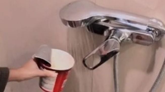 Seorang Wanita Gunakan Air Panas Shower Hotel untuk Masak Mie, Netizen Malah Cemas