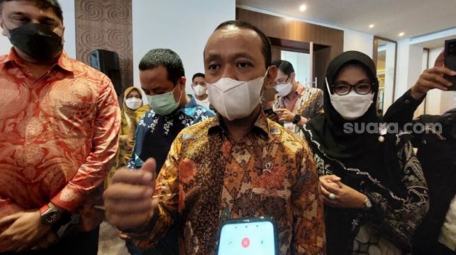 Bahas Industri Mobil Listrik, Menteri Investasi: Kalau Tidak Bisa Bangun ya Akusisi