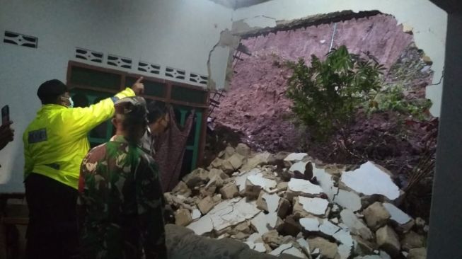 Bencana Tanah Longsor Blitar, Satu Rumah Warga Hancur