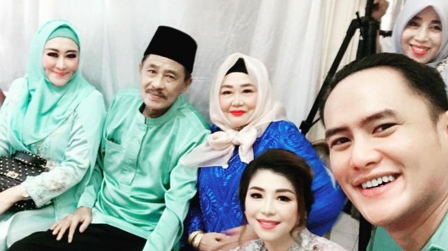 Potret Akrab Choky Sitohang Dan Mertua (Instagram/@mrssitohang)