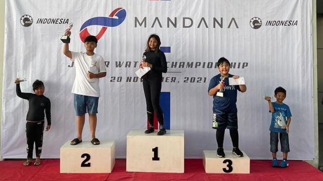 Aero Aswar Bangga Anak Didiknya Jadi Kampiun Kejuaraan Jetski Junior