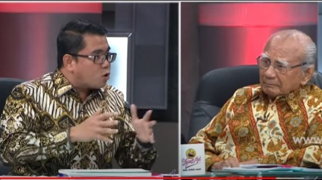 Arteria Dahlan dan Profesor Emil Salim.[Youtube]