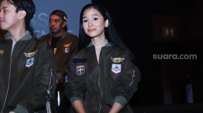 Aktris Givina Lukita Dewi saat jumpa pers film 'Kadet 1947' di Senayan, Jakarta Selatan, Senin (22/11/2021). [Suara.com/Alfian Winanto]