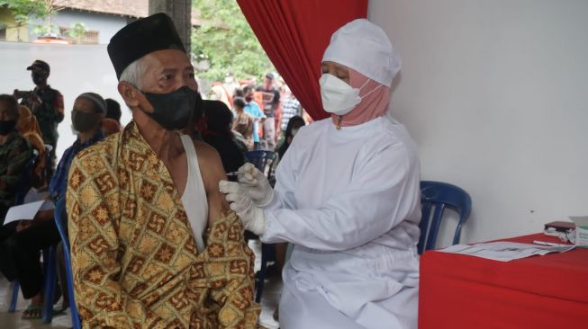 Ribuan Lansia di Banda Aceh Telah Divaksin Covid-19 Dosis Kedua