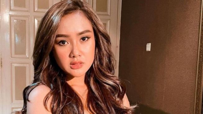 Lama Tak Terdengar, Cita Citata Buat Lagu Baru di New York