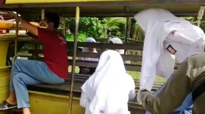 Enam Siswa SMA di Aceh Terjaring Bolos di Kafe, Alasannya Begini