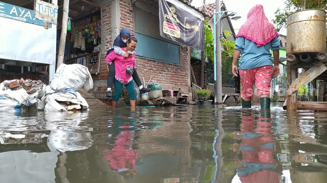 Tanah Ambles, Rob dan Banjir, Kini Warga Tambaklorok Hadapi Masalah Baru Bayi Stunting