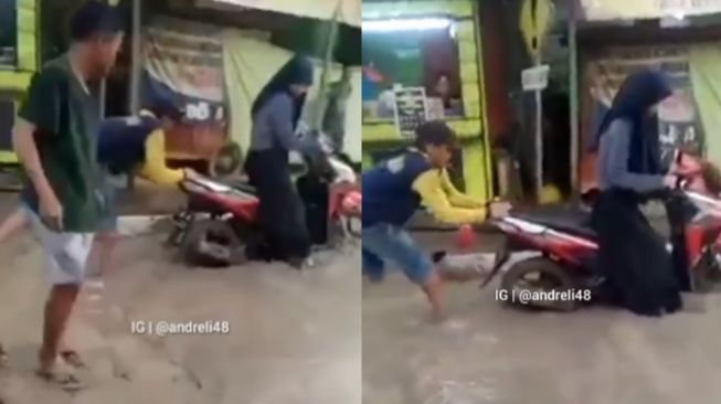 Aksi Nekat Pemotor Terjang Jalan Cor yang Masih Basah, Bikin Tepuk Jidat