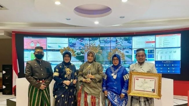 Tepat Pada HUT ke-414, Kota Makassar Terima Penghargaan Top 45 Inovasi dari Menteri PAN-RB