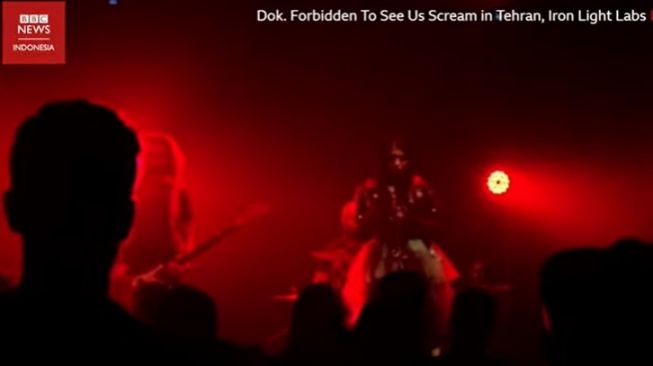 Vokalis Perempuan Metal Iran: Jadi Perempuan Adalah Bencana Besar