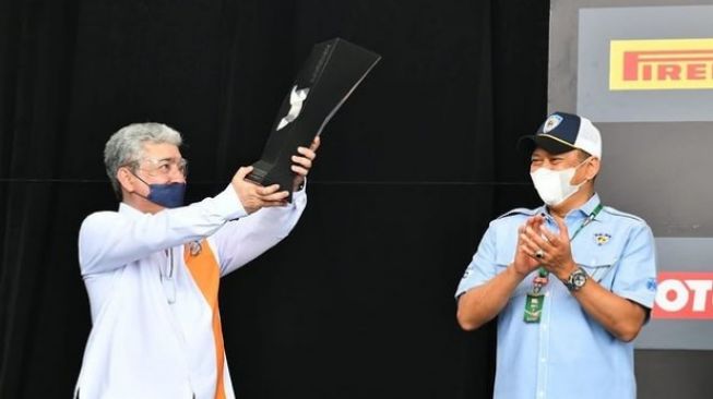 Piala WSBK Mandalika ternyata dibuat oleh seniman dari Indonesia (Instagram)