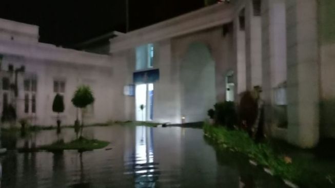 Kantor Gubernur Sumut Banjir Gegara Hujan Lebat