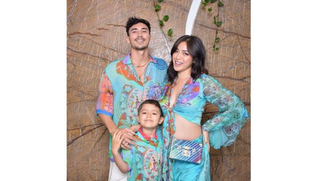 Baby bump Jessica Iskandar saat aster party (instagram/@inijedar)