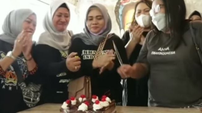 Potret kue ultah Atta Halilintar (instagram.com)