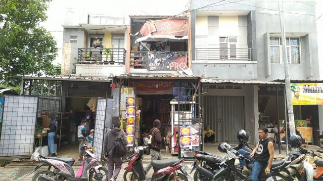 Pemilik Warung Berani Melawan, Perampok Panik dan Gagal Gasak Uang Korban