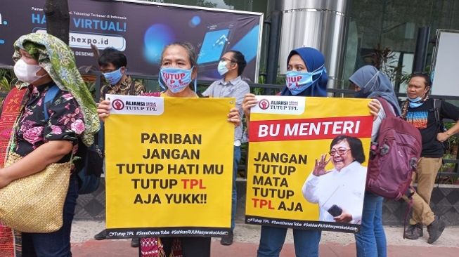 Gerakan Tutup TPL, Masyarakat Adat Tano Batak Geruduk Kantor Luhut