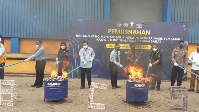 Daya Beli Rokok Legal Turun karena Harga Mahal, Masyarakat Beralih ke Rokok Ilegal