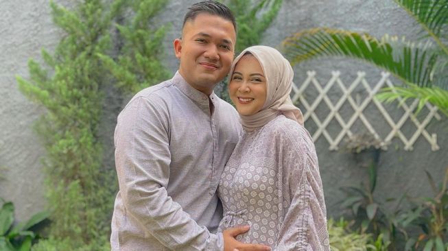 Momen Haru Kesha Ratuliu Akhirnya Bisa Peluk Anak: Rasanya Jadi Ibu Luar Biasa Banget