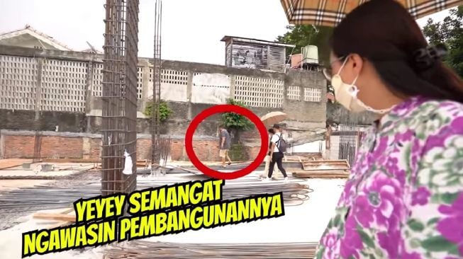 Potret Pembangunan Rumah Baru Sarwendah. [YouTube/The Onsu Family]