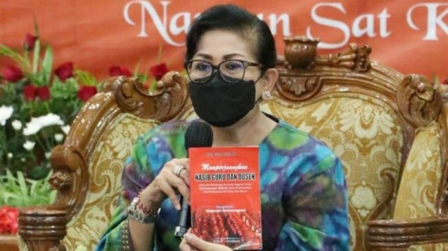 Putri Koster Sebut Gubernur Bali Dulu Getol Perjuangkan Undang-undang Guru Dan Dosen