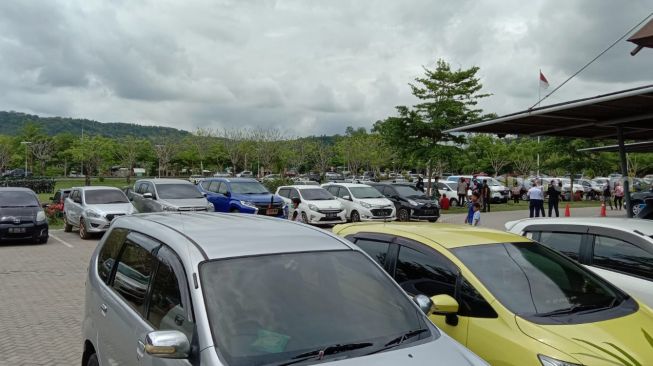 Areal parkir barat Sirkuit Mandalika, Lombok Tengah, NTB, [Suara.com / Lalu Muhammad Helmi Akbar]