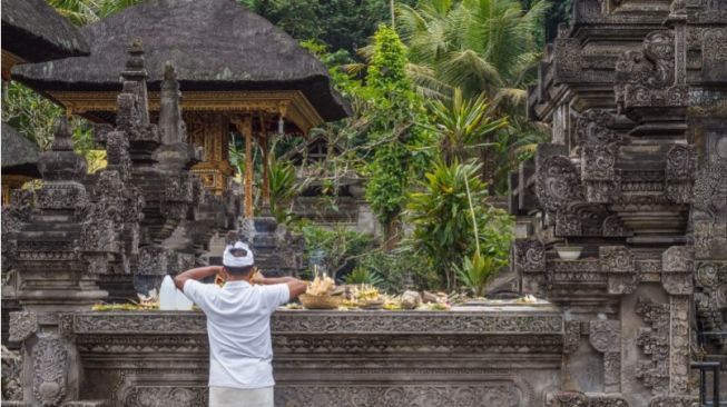 Kearifan Lokal dan Adat, Instrumen Kerukunan Umat Beragama di Indonesia Timur