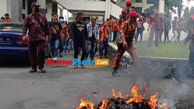 Pemuda Pancasila Geruduk Kantor DPRD Kota Tasikmalaya Gara-gara Pernyataan Politikus PDIP