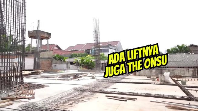 8 Potret Rumah Baru Sarwendah Masih Dibangun, Ada Lift Ramah Anak!