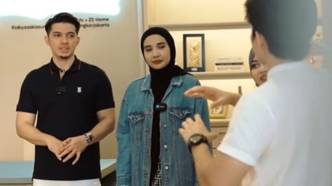 Irwansyah dan Zaskia Sungkar. (Youtube/AH)