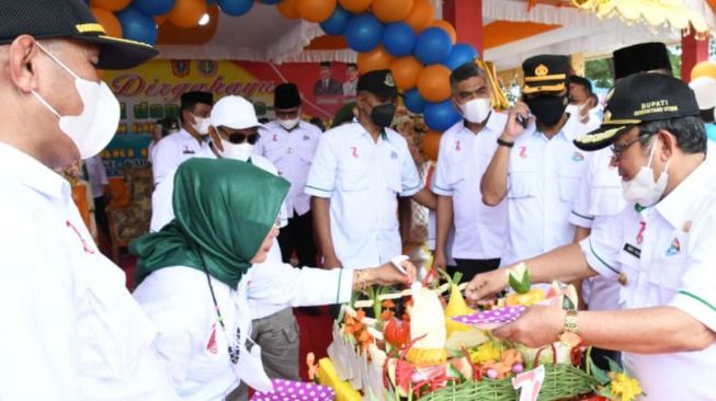 Bupati Indra Yasin Pimpin Upacara Puncak HUT PGRI ke-76