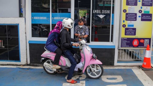 Dear Warga Bogor! Coba Layanan Drive Thru Disdukcapil Terbaru, Palayanan Cuma 10 Menit
