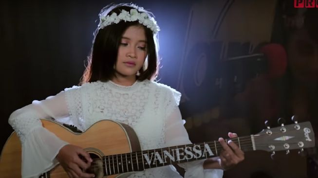 Chika Adik Sambung Vanessa Angel.  (YouTube/Musik Proaktif)