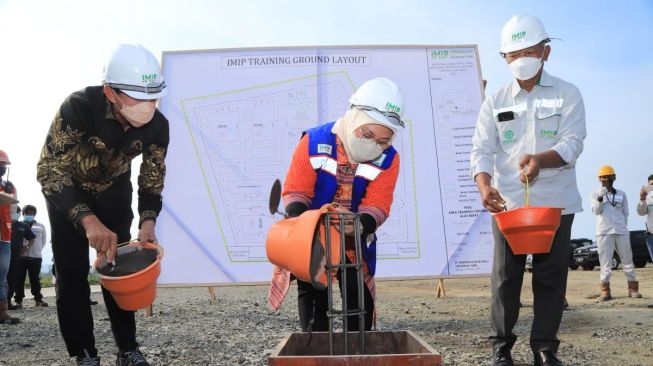 Menaker Ida Resmikan Training Ground di PT IMIP Morowali