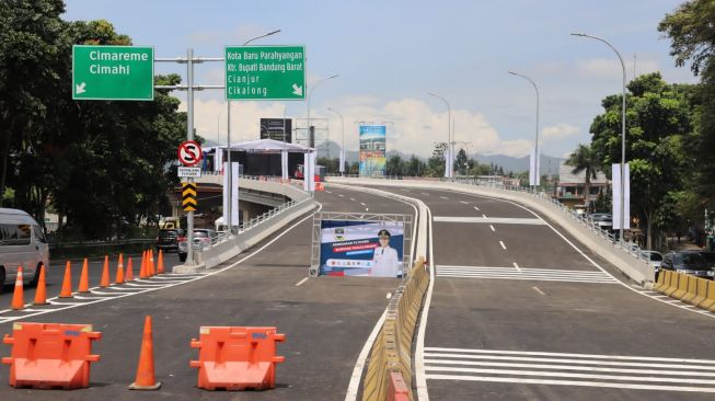 Resmikan Flyover Pertama di Bandung Barat, Begini Harapan Hengky Kurniawan