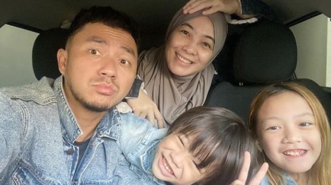 Dian Ayu Lestari, istri Omesh hamil anak ketiga. (Instagram)