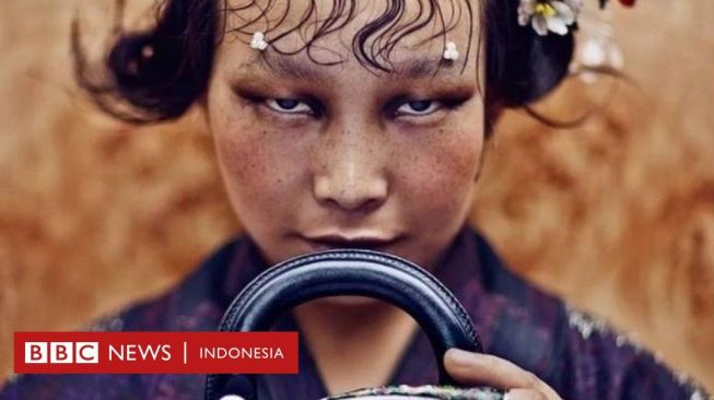 Foto Perempuan Bermata Sipit dengan Produk Dior Picu Polemik di China